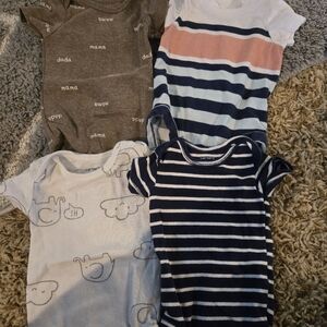 4 Newborn Bodysuits